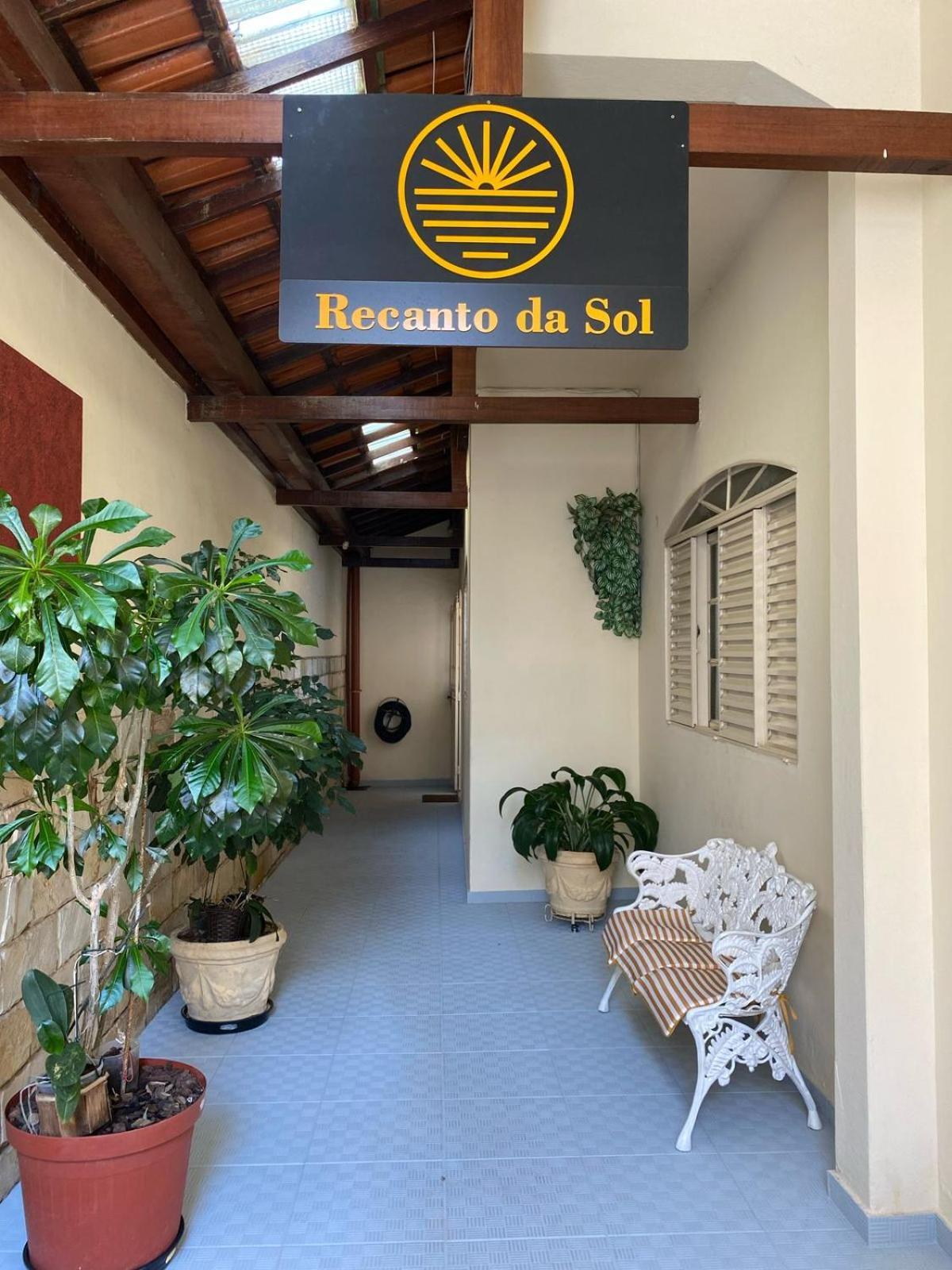 Casa Confortavel Com Piscina- Recanto Da Sol เบโลโอรีซอนชี ภายนอก รูปภาพ